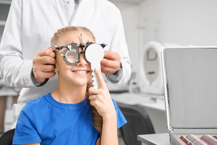 children-eye-testing