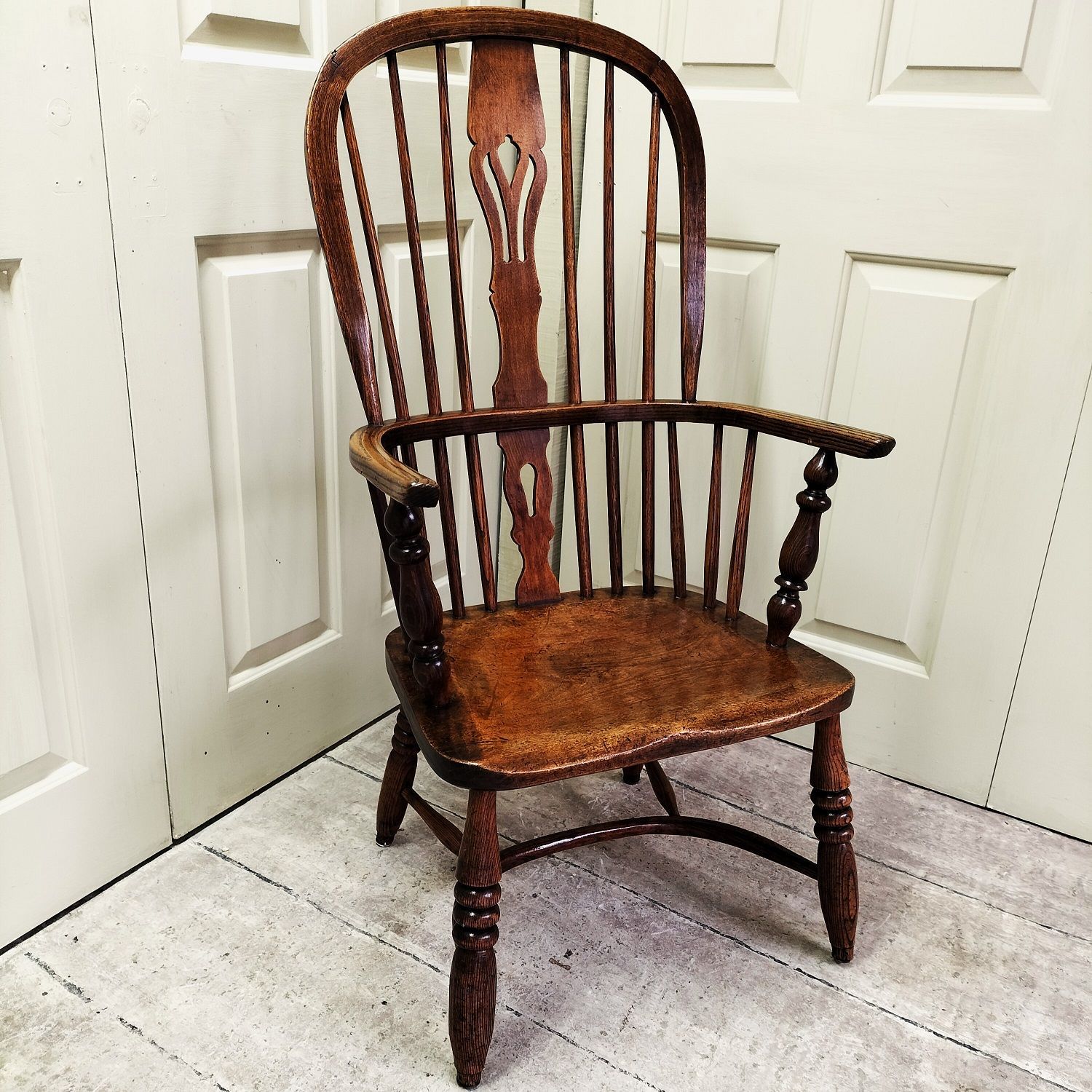 country winsor chair the antiques source ba14 6hh