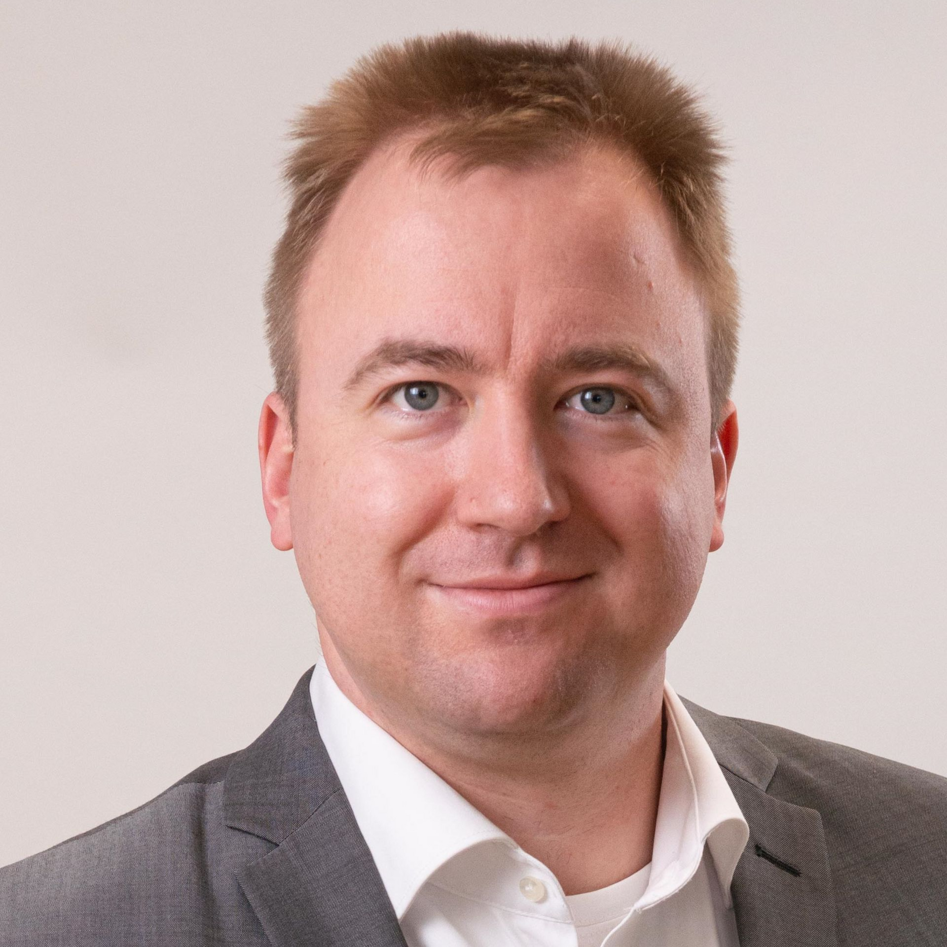 Dr. Julian Ramcke Dr. Julian Ramcke