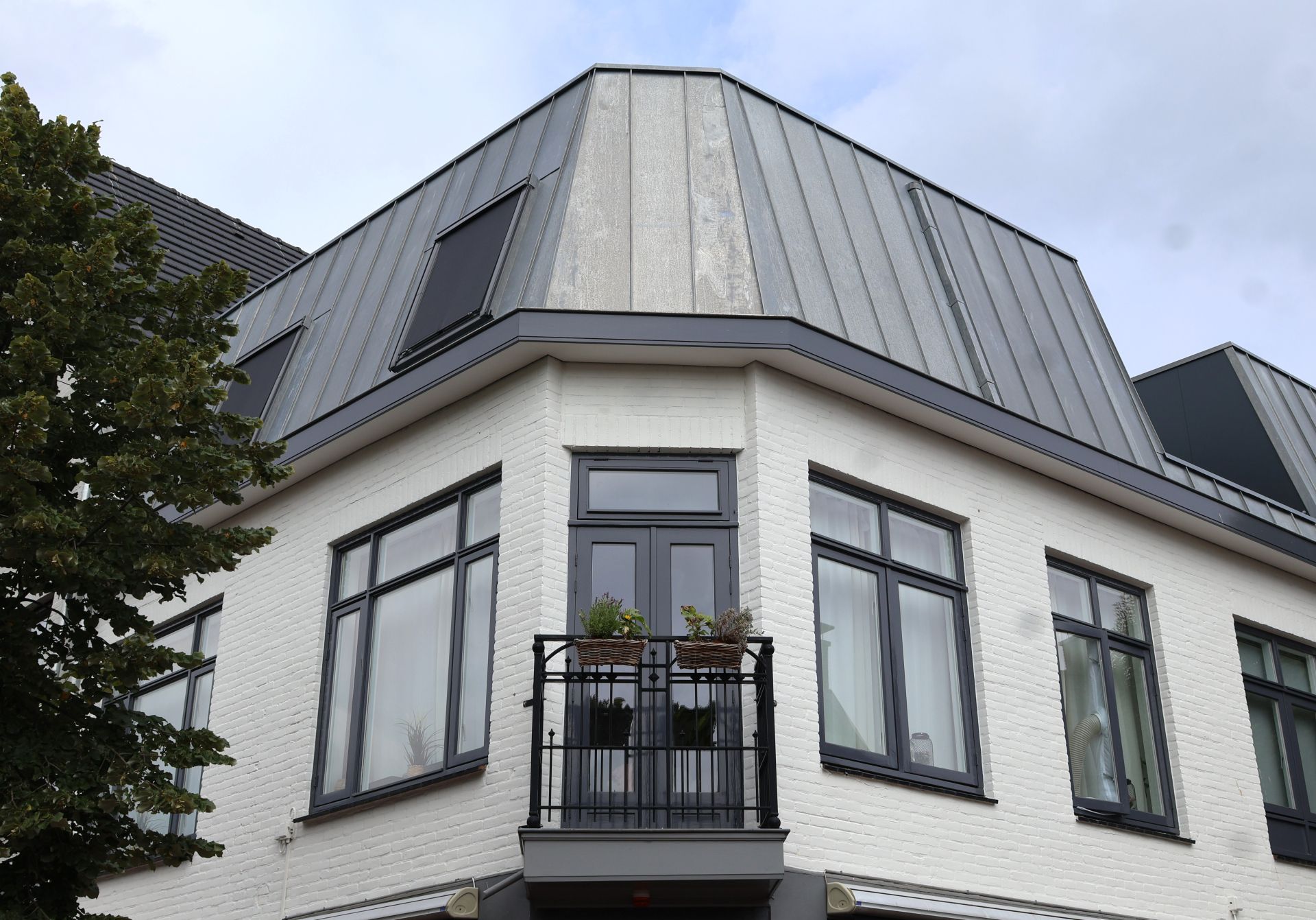 Dakopbouw gerealiseerd door Meijer voor Niestadt Juweliers met uitbreiding op bestaand pand.