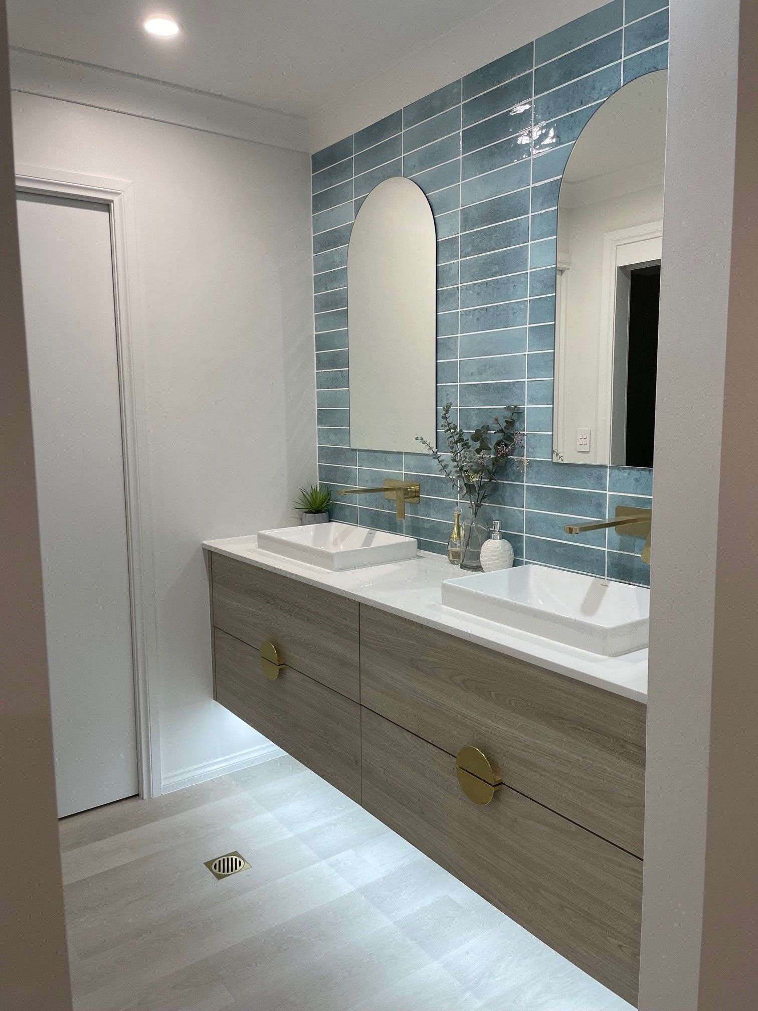 custom bath vanities Brisbane