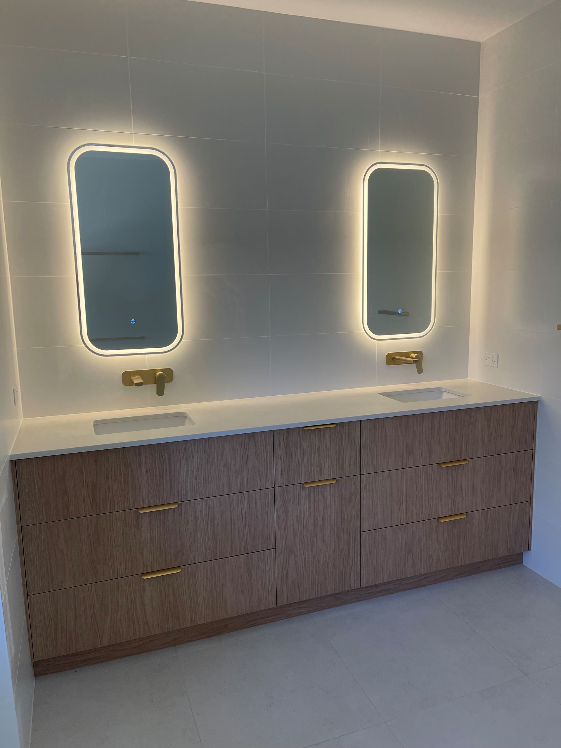custom bathroom vanities Gold Coast