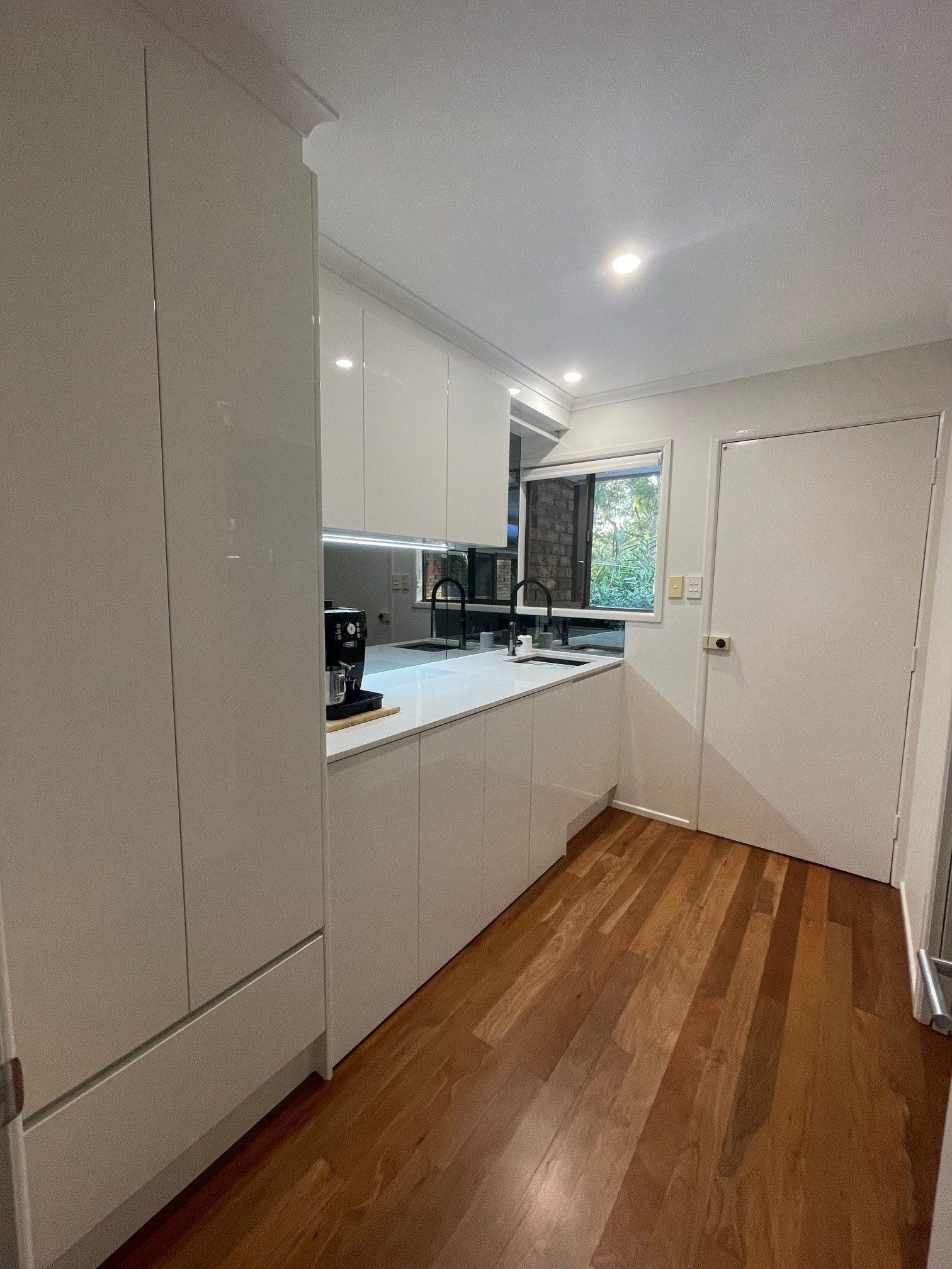 laundry cabinet makers