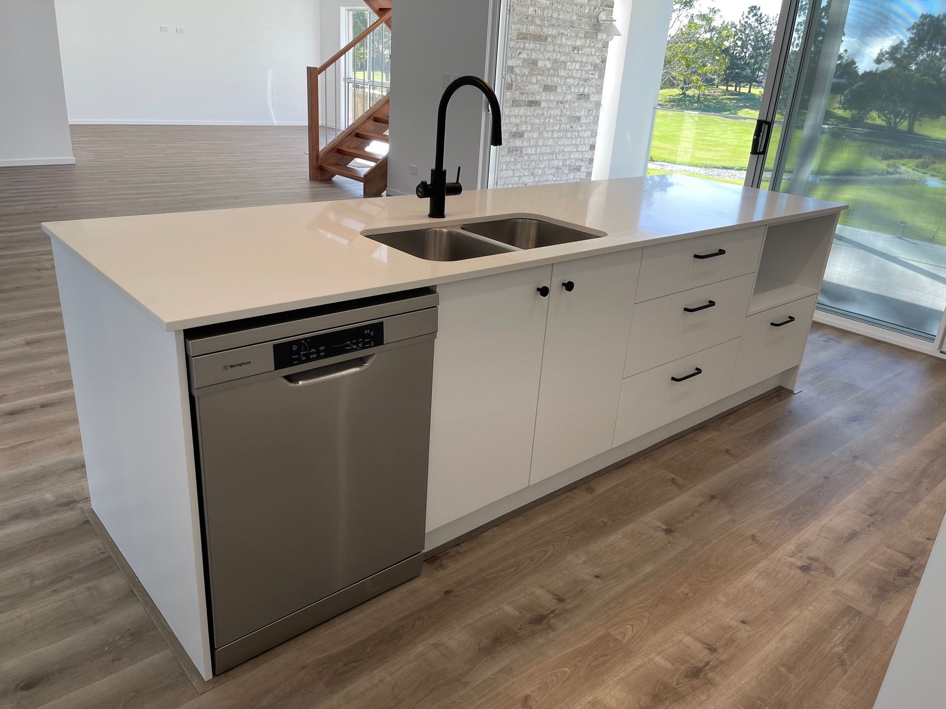 New kitchen installed in Windaroo