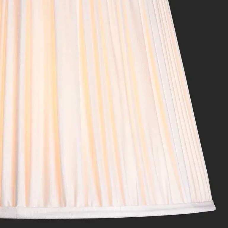 Cotton for Light Shades: The Versatile Classic