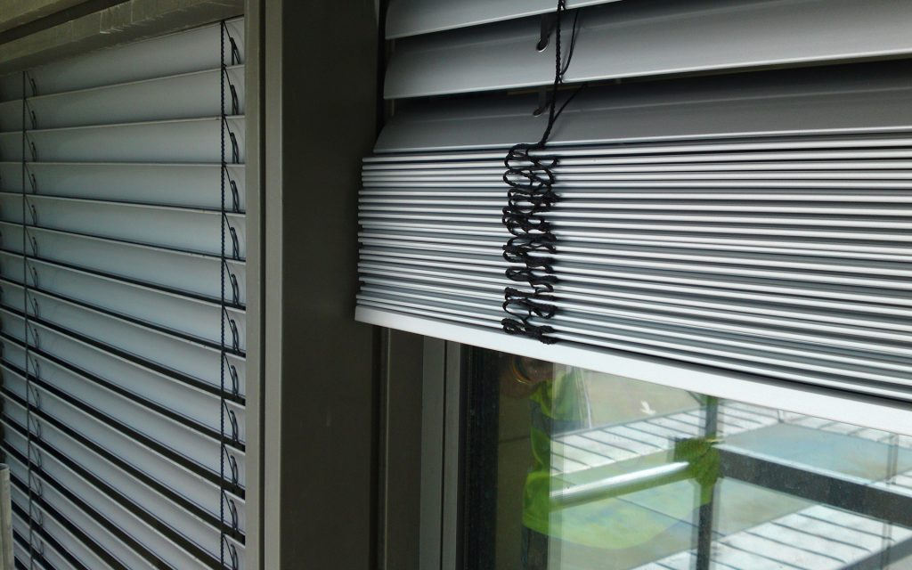 Venetian Blinds That Won’t Lower