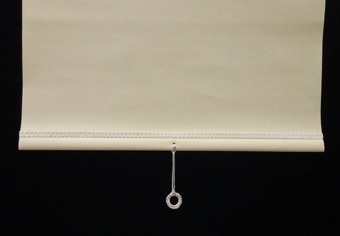 What’s the difference between a roller shade with a ring pull and a chain pull?