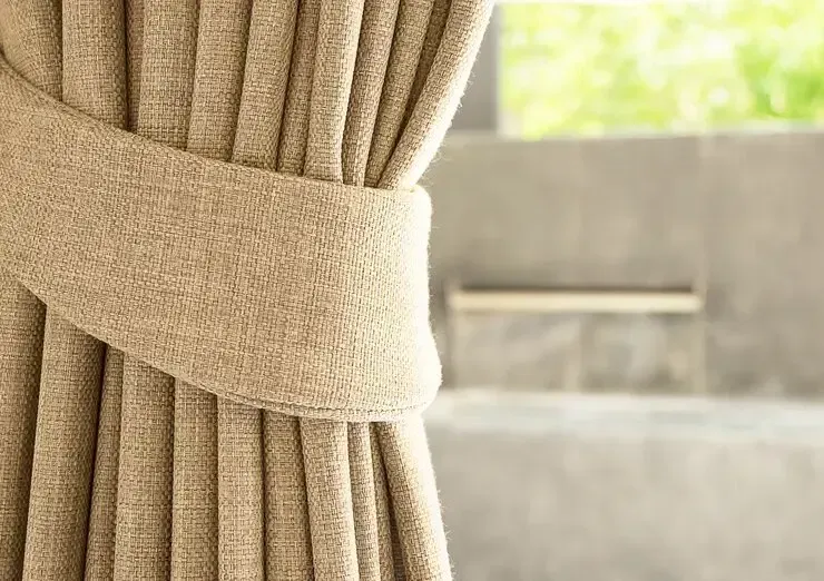 Which Fabric Is the Best for Window Treatment: Wool or Linen?