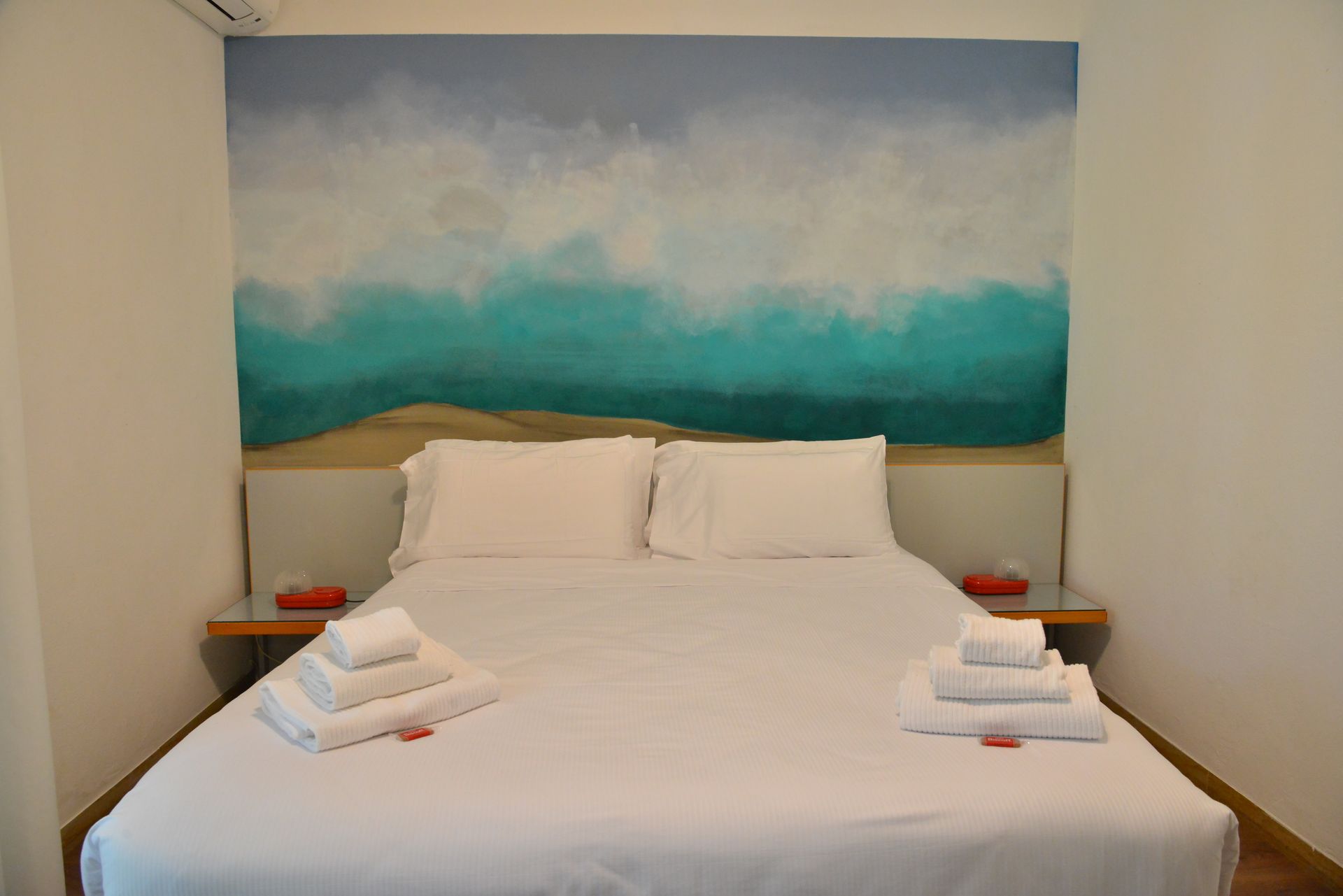 Camera doppia comfort con terrazza vista lago di Garda a Sirmione