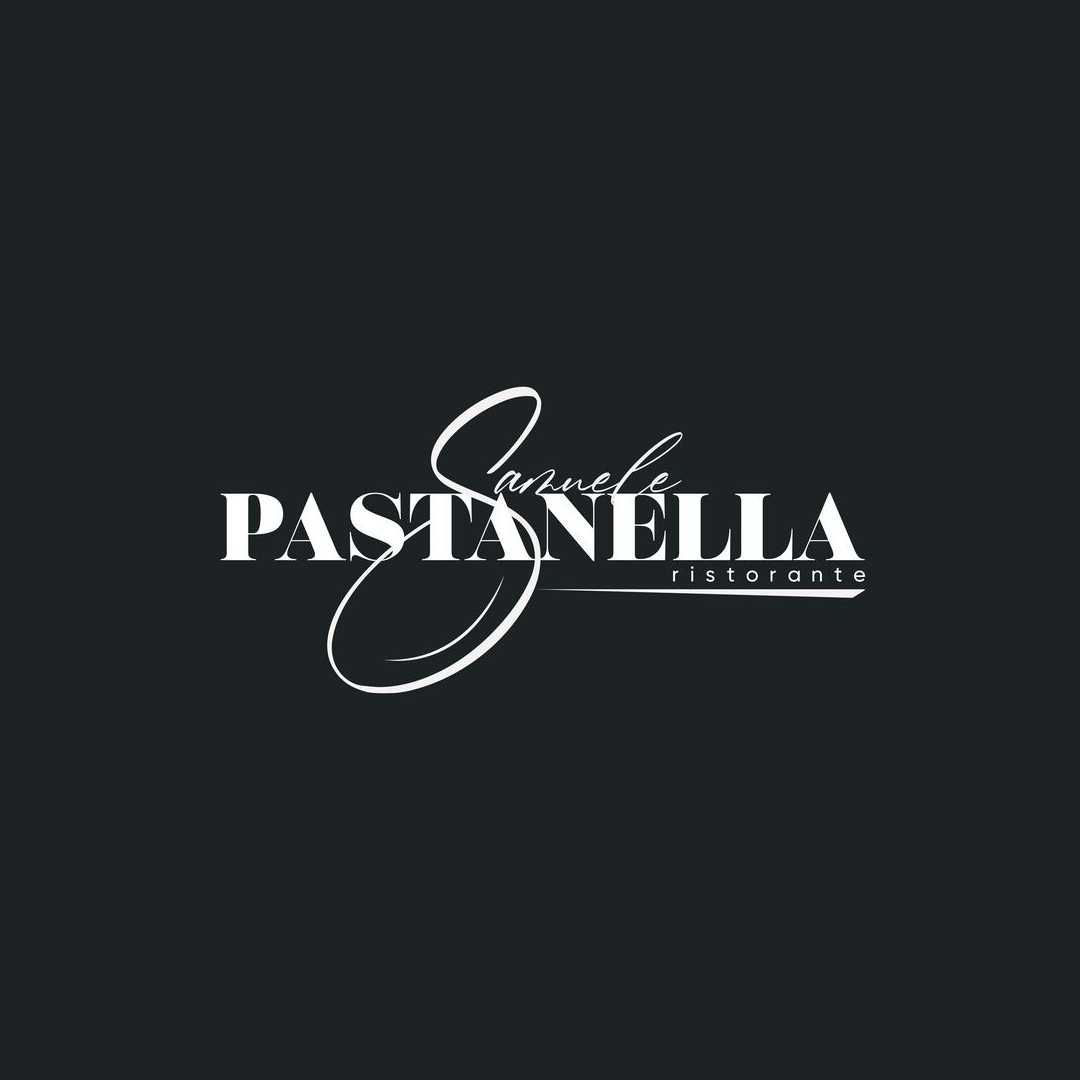 Logo di Pastanella in scritta bianca su sfondo scuro