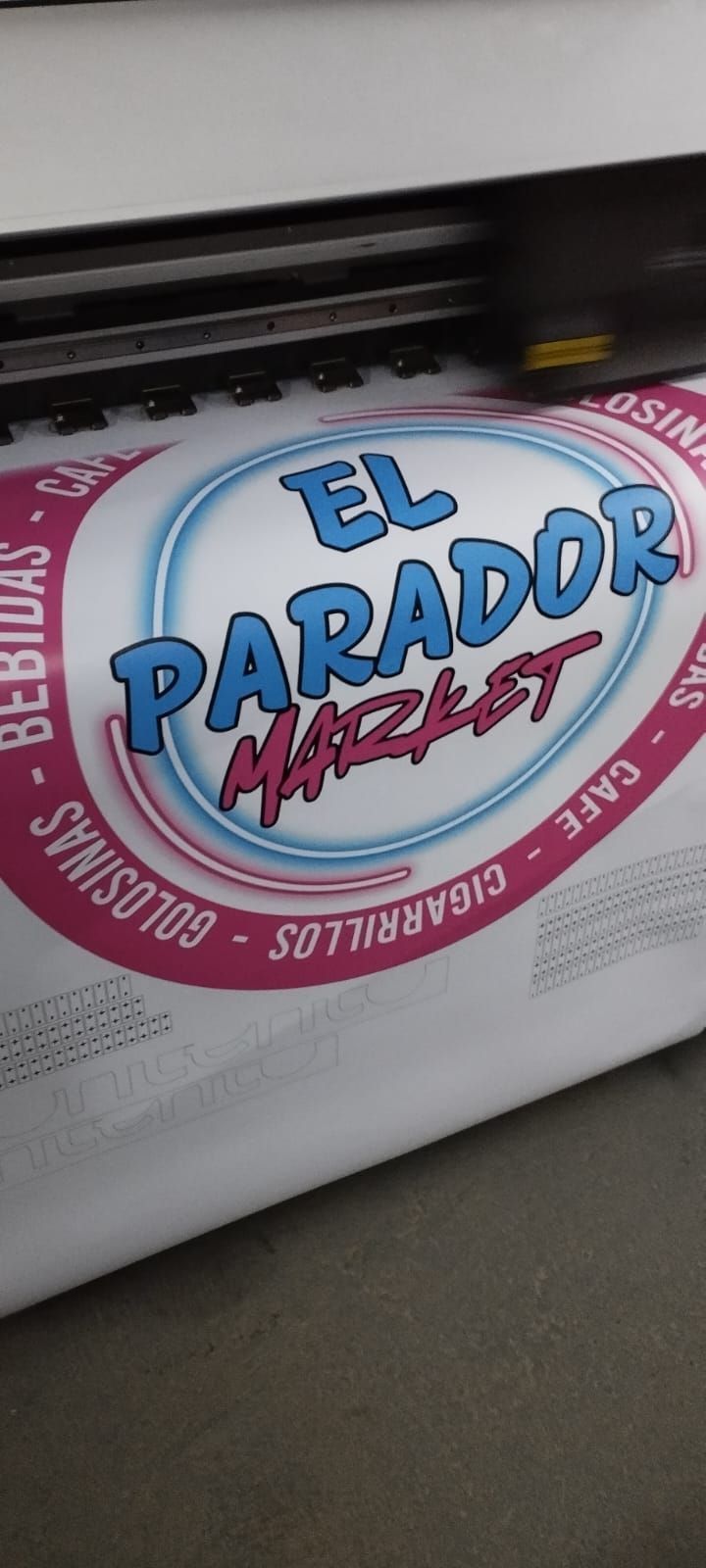 Letrero impreso con las palabras 