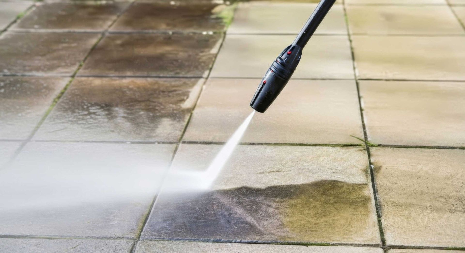 Pressure Cleaning A Driveway For A Yard Makeover In Toowoomba