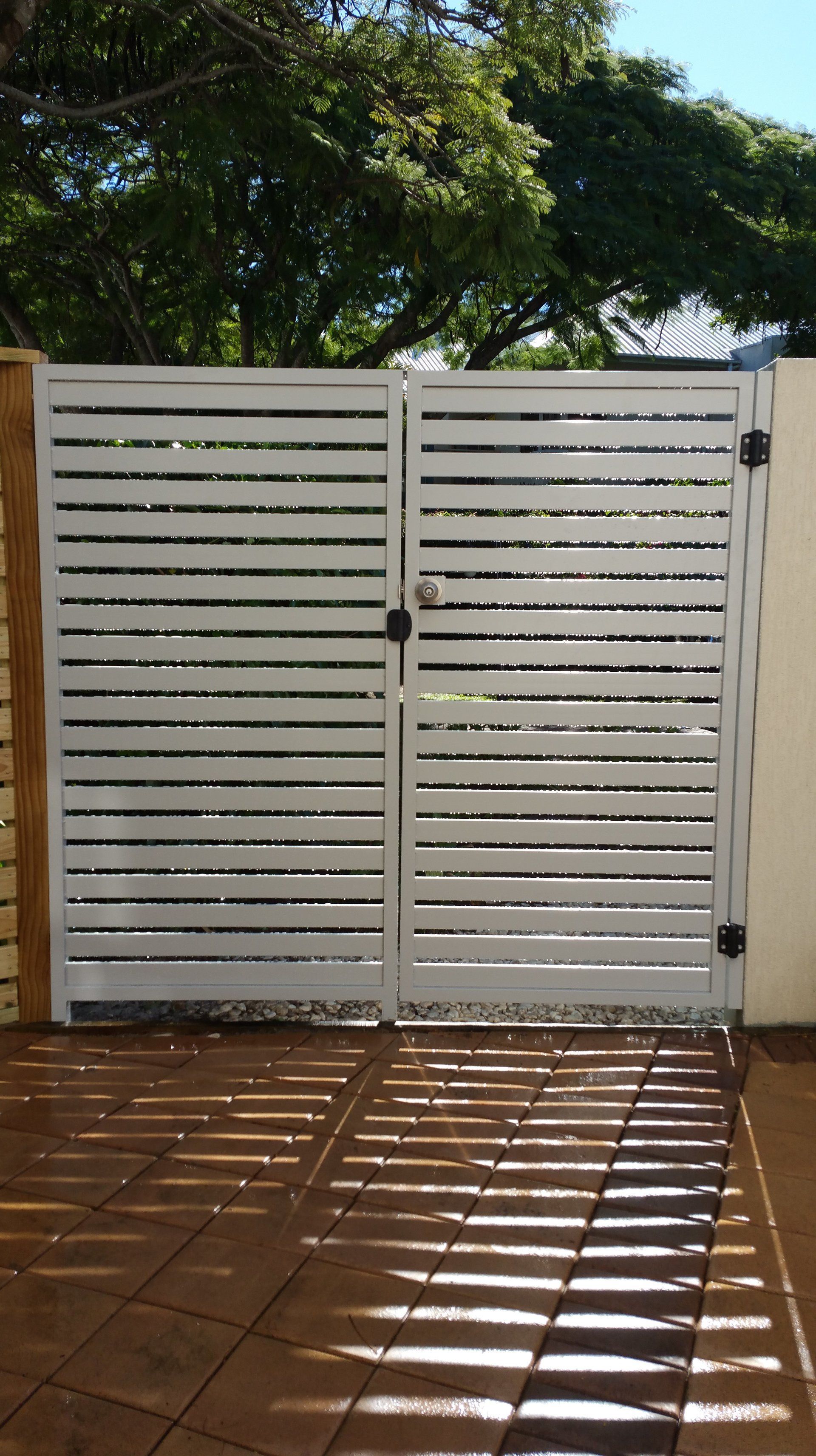 gold coast fencing contractors