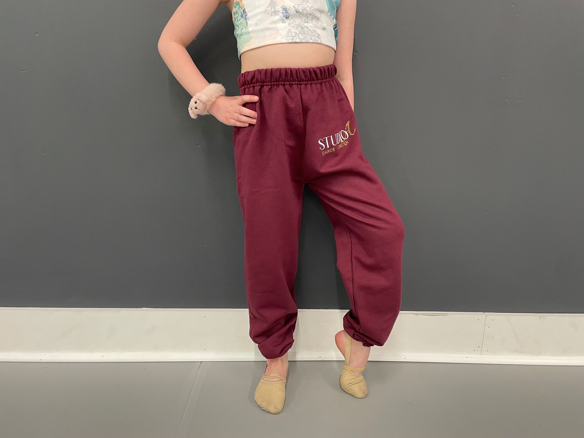 RHINESTONE SWEATPANTS (maroon)