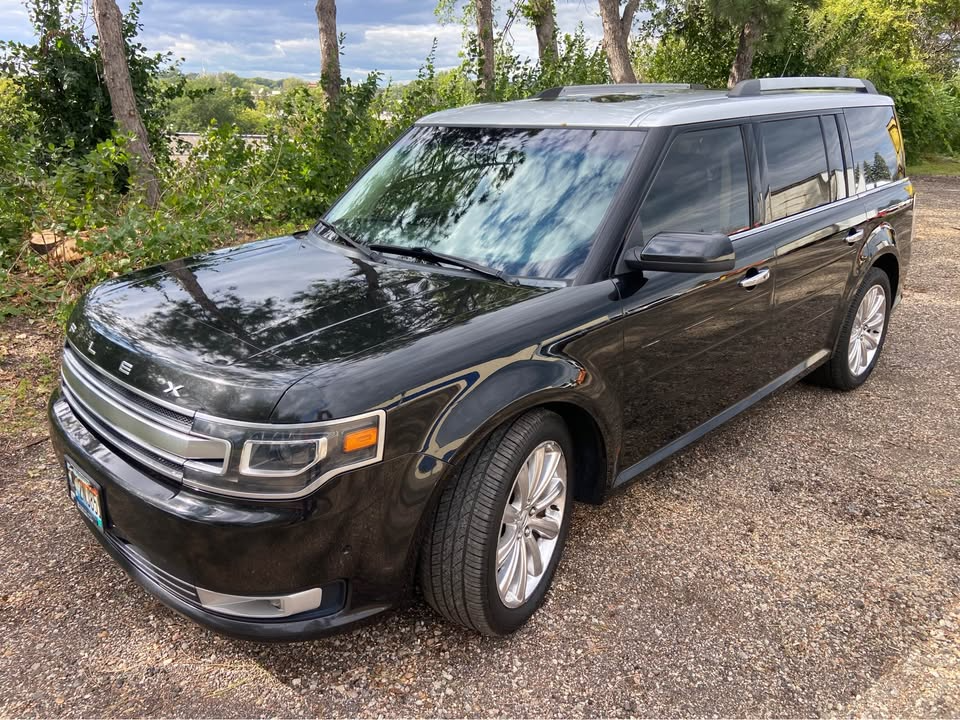 2014 Ford FLEX AWD Limited model