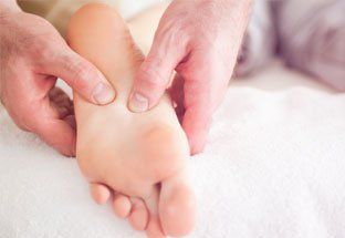 foot massage session