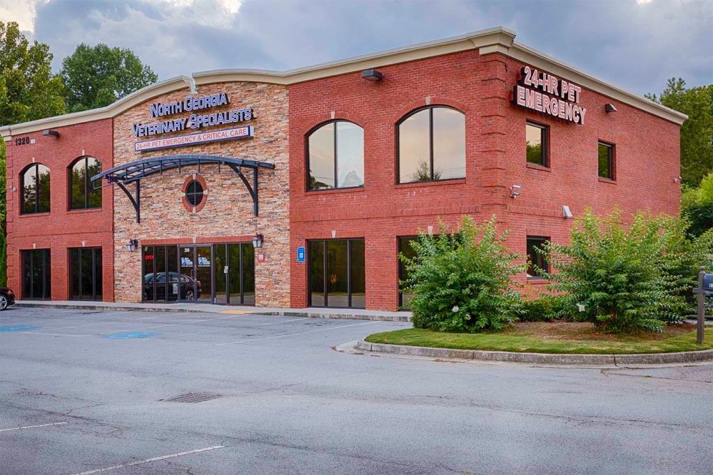 A brick building with a sign that says north georgia veterinary specialist - Buford, GA - North Georgia Veterinary Specialists 