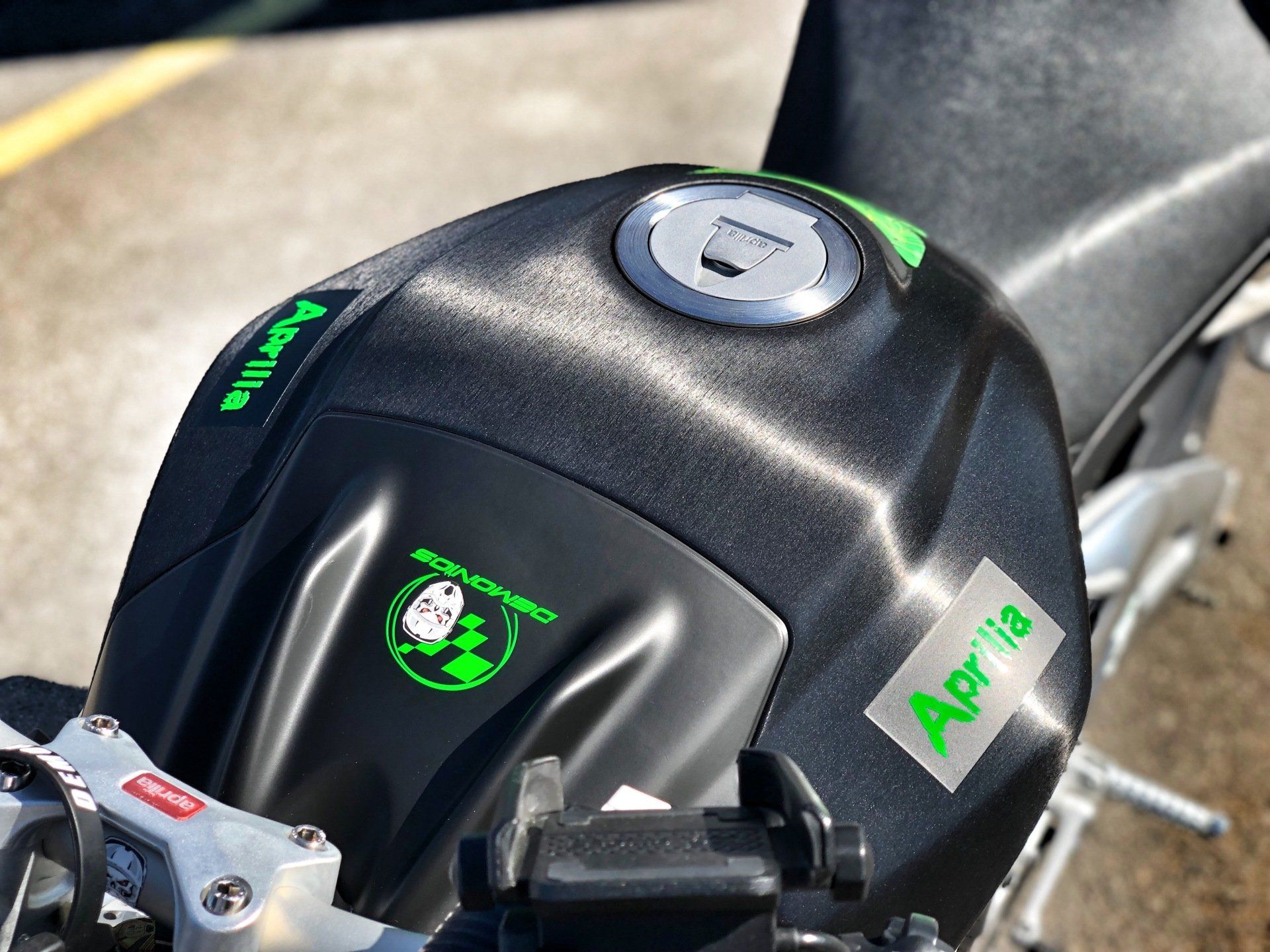 réservoir de moto vert