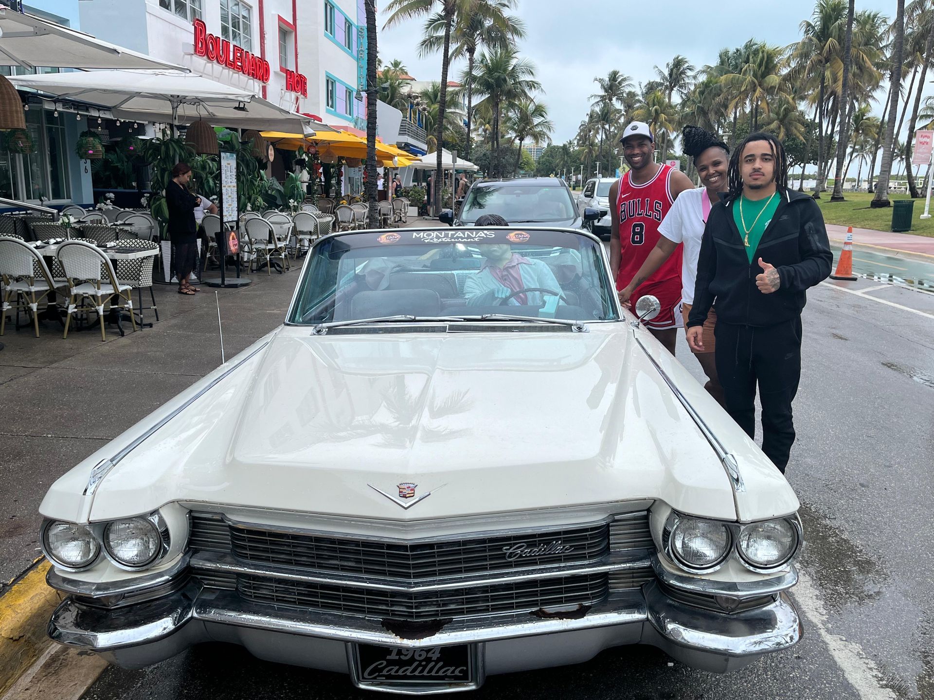 Only City tour in Miami with a walking tour of South Beach in Ocean Drive 