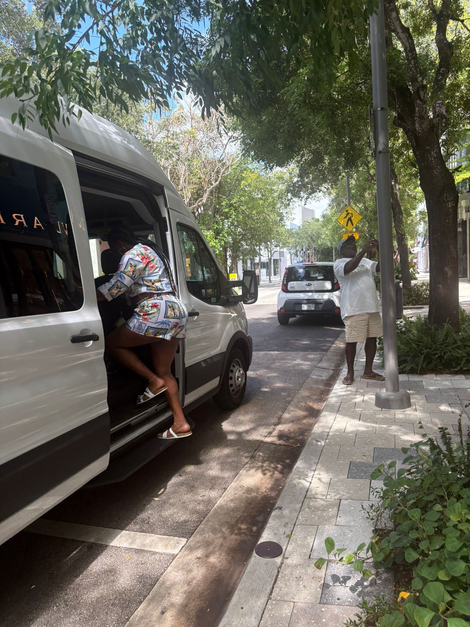 Guest hoping on the Miami City tour