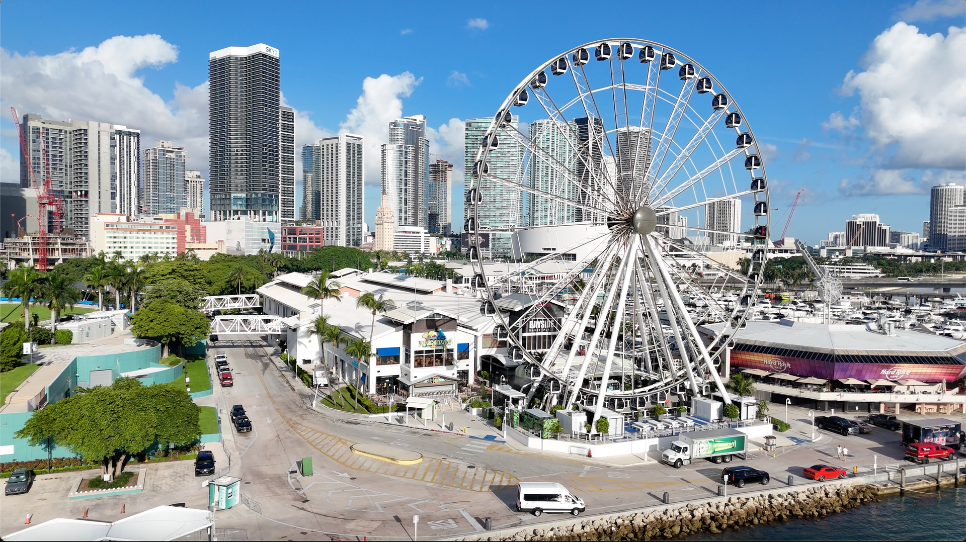 Best Miami mini bus tour stopping at top Miami hotspots
