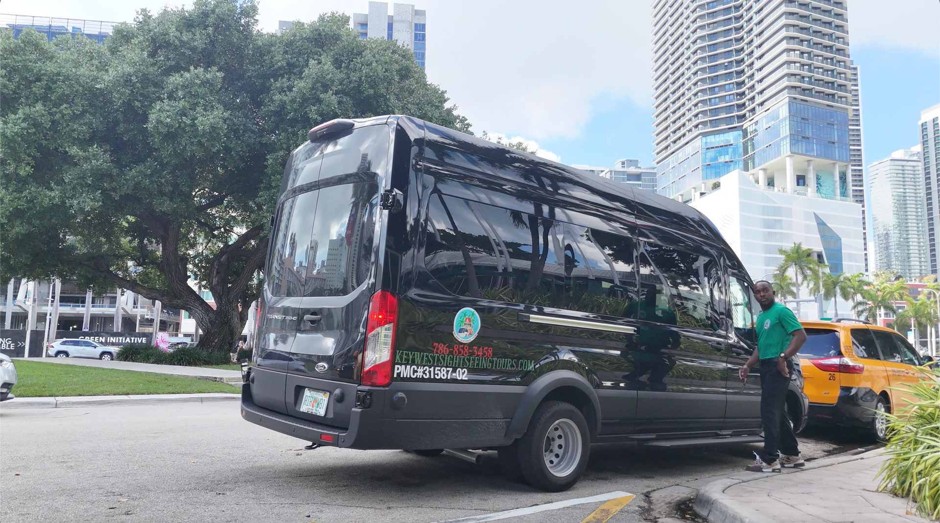 Miami family City Tour in Downtown Miami parked in Bayside