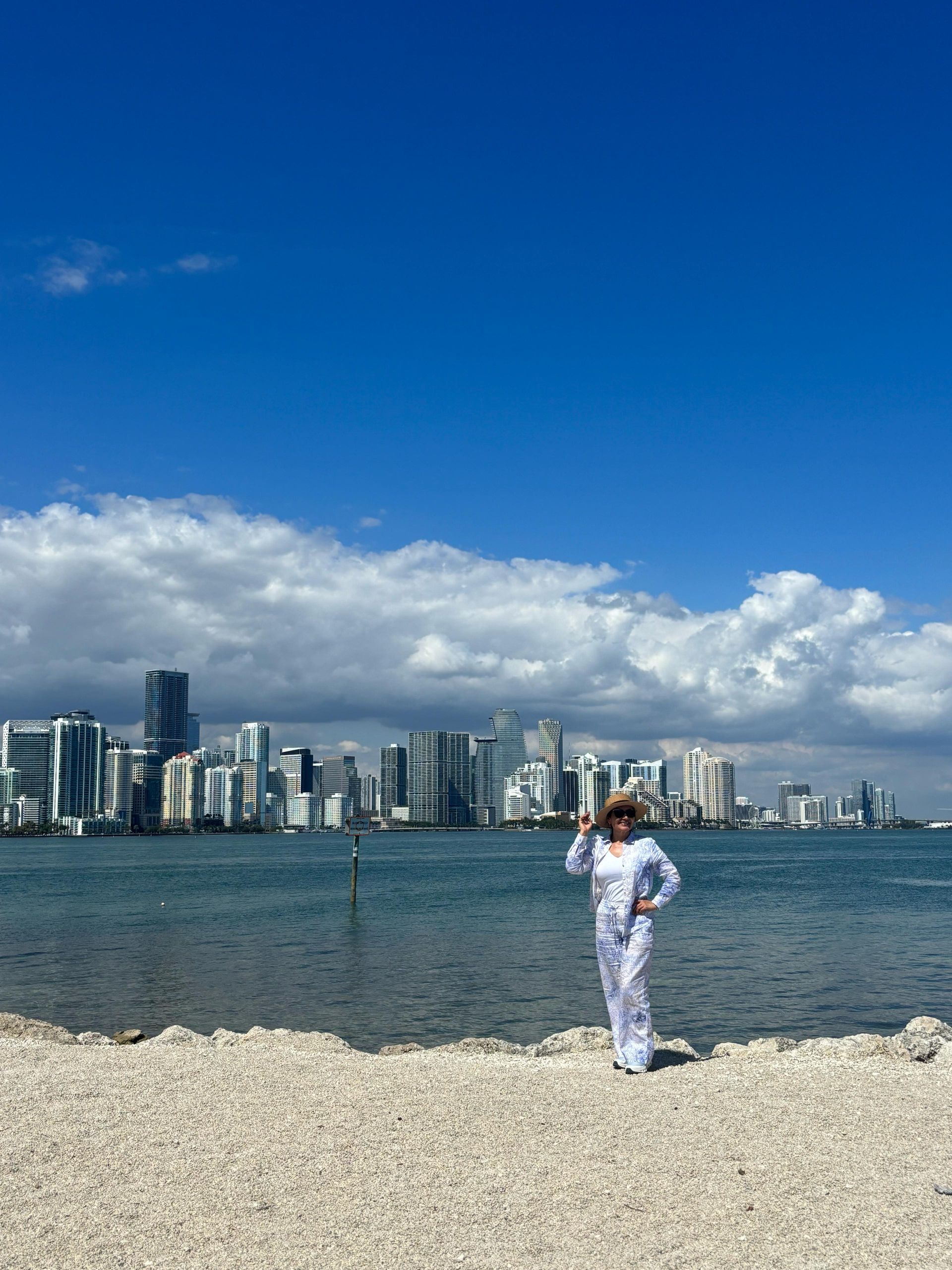 Bus Tours Miami – Stunning Miami Skyline Views from the Secret Photo Stop
