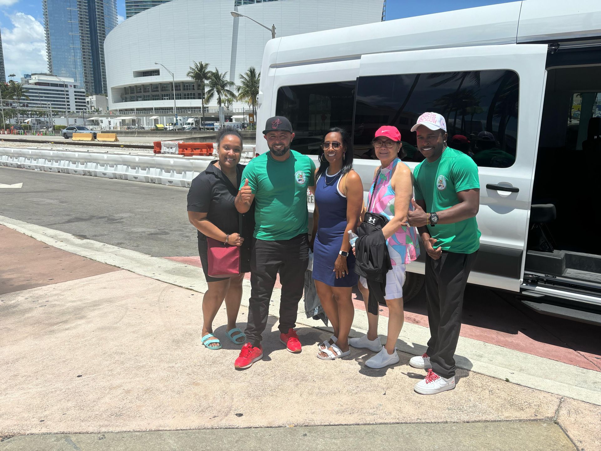 Passengers on the Miami Tour Bus being drop off in Bayside Marketplace