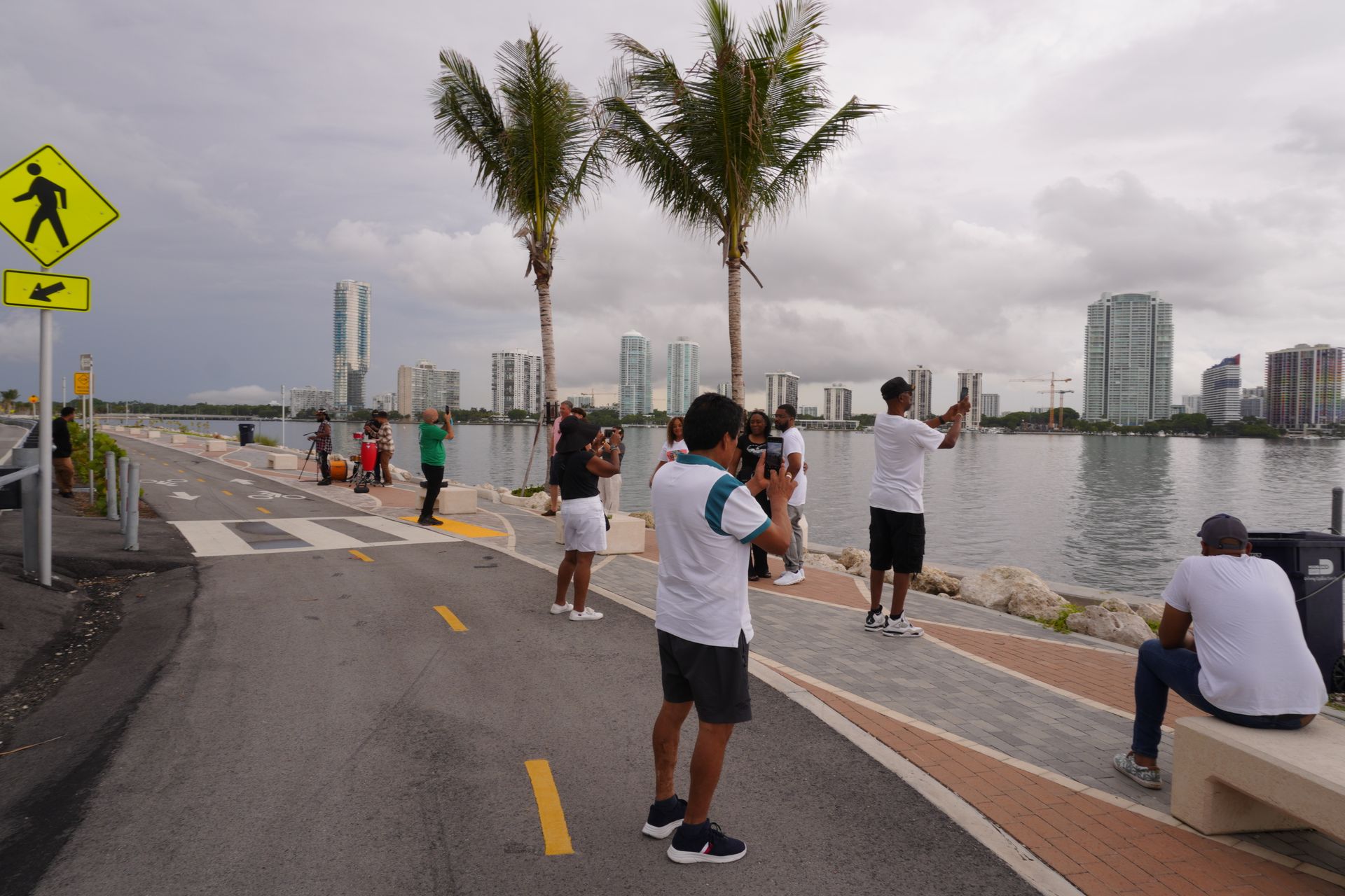 Solo travelers in the secret Miami Skyline spot