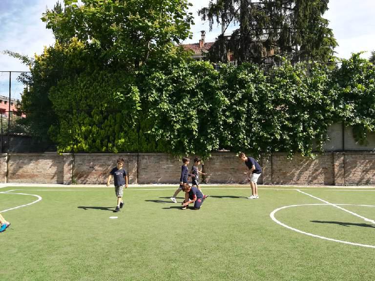 studenti in cortile