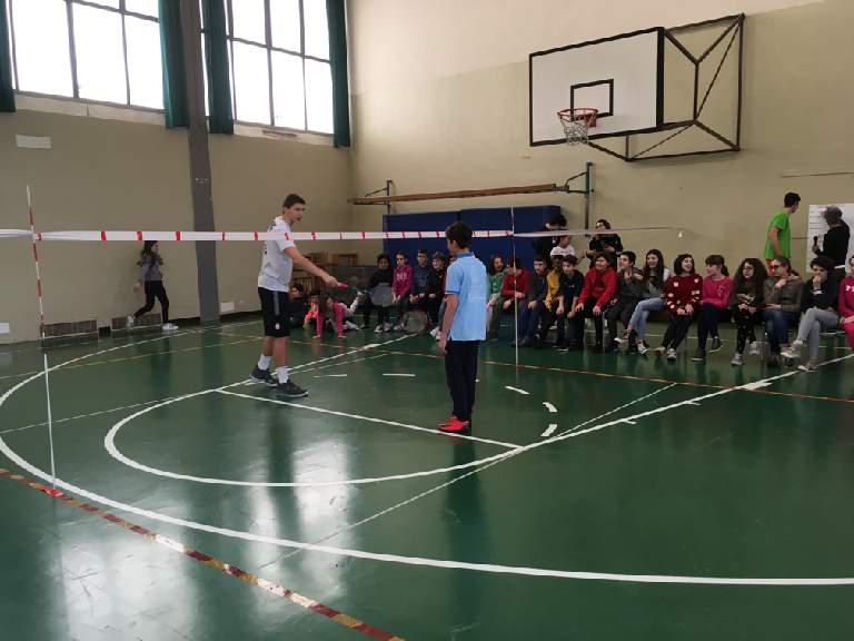 badminton a due in palestra