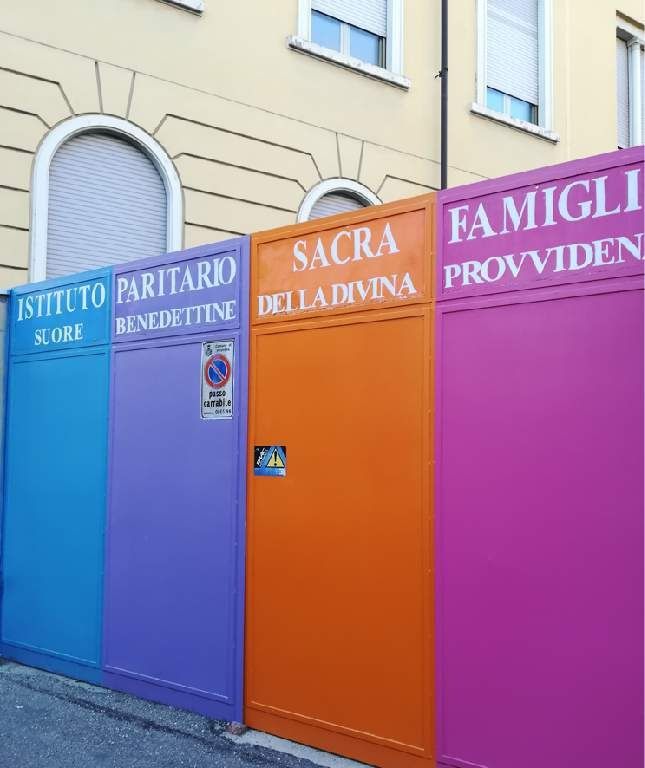 esterno dell'istituto Sacra Famiglia