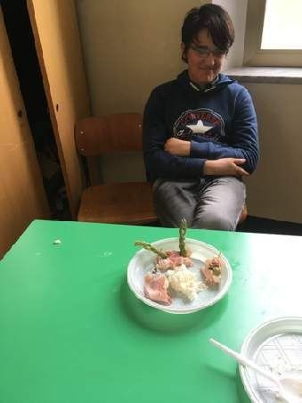 studente in classe durante un rinfresco