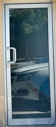 PUERTAS DE VIDRIO Y ALUMINIO