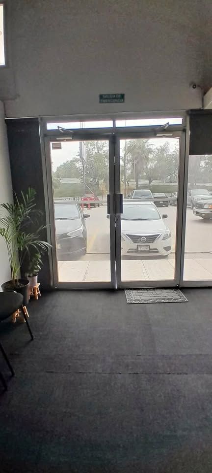 PUERTAS DE VIDRIO Y ALUMINIO