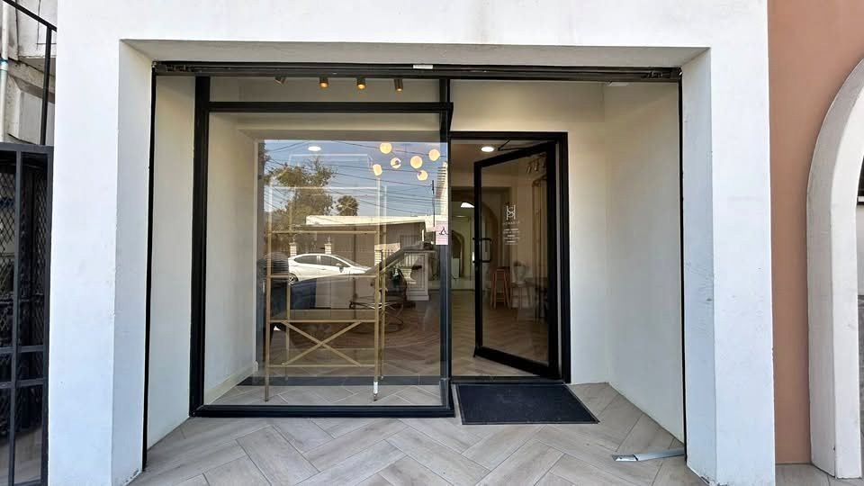 PUERTAS DE VIDRIO Y ALUMINIO