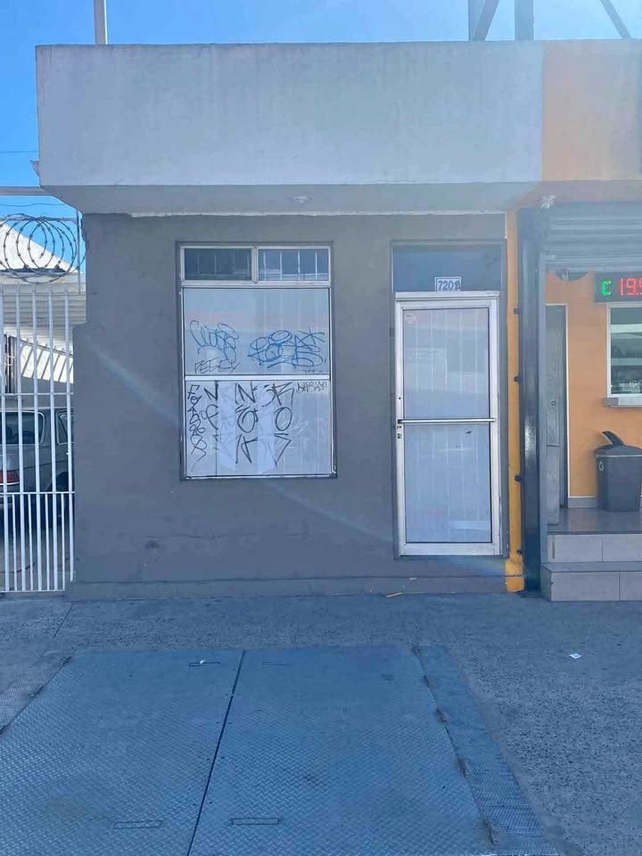 PUERTAS DE VIDRIO Y ALUMINIO