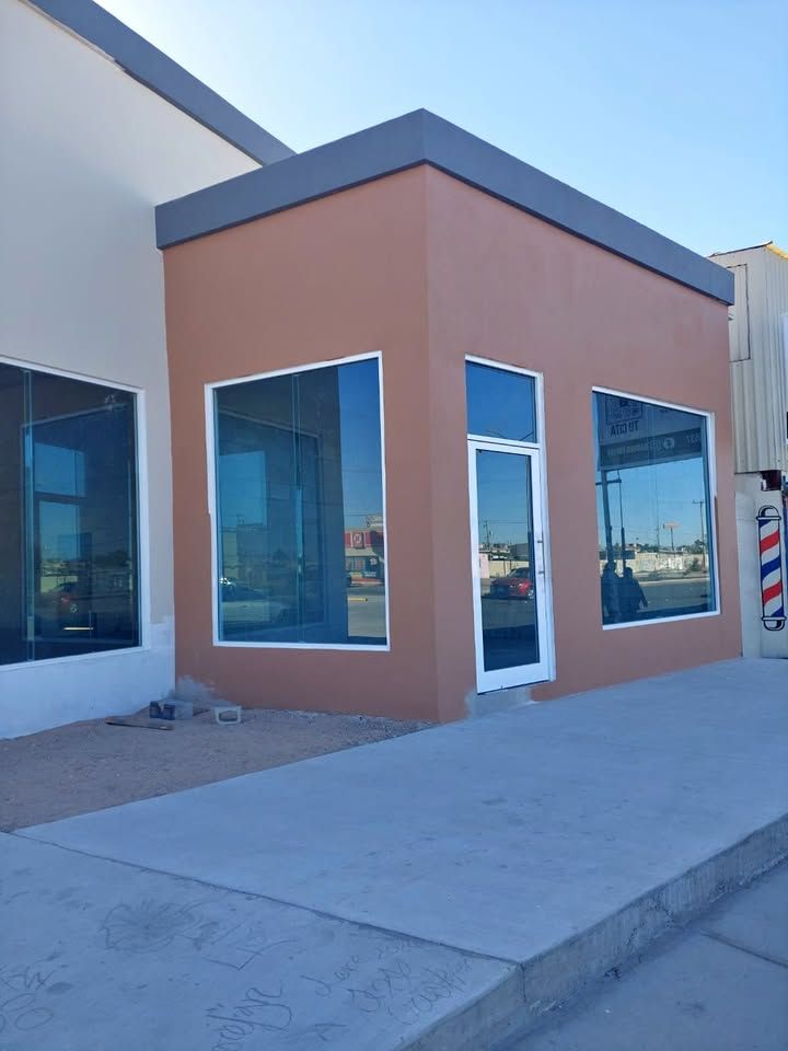 PUERTAS DE VIDRIO Y ALUMINIO