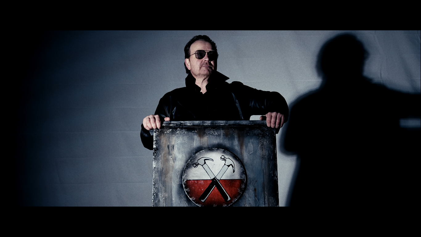 theatre-of-floyd-pink-floyd-tribute-in-the-flesh-podium