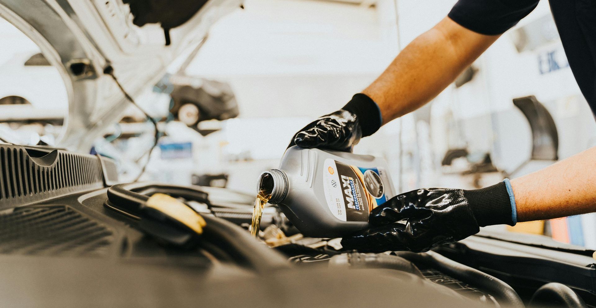 Oil change mechanic near Crown Point, IN
