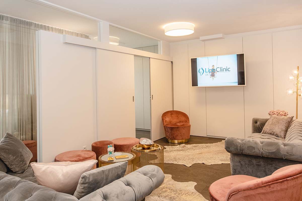 Gemütliches Patientenzimmer im LipoZentrum Dr. Heck in Salzburg - Rundumblick