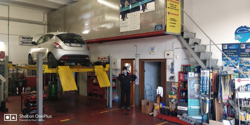 area riparazioni auto