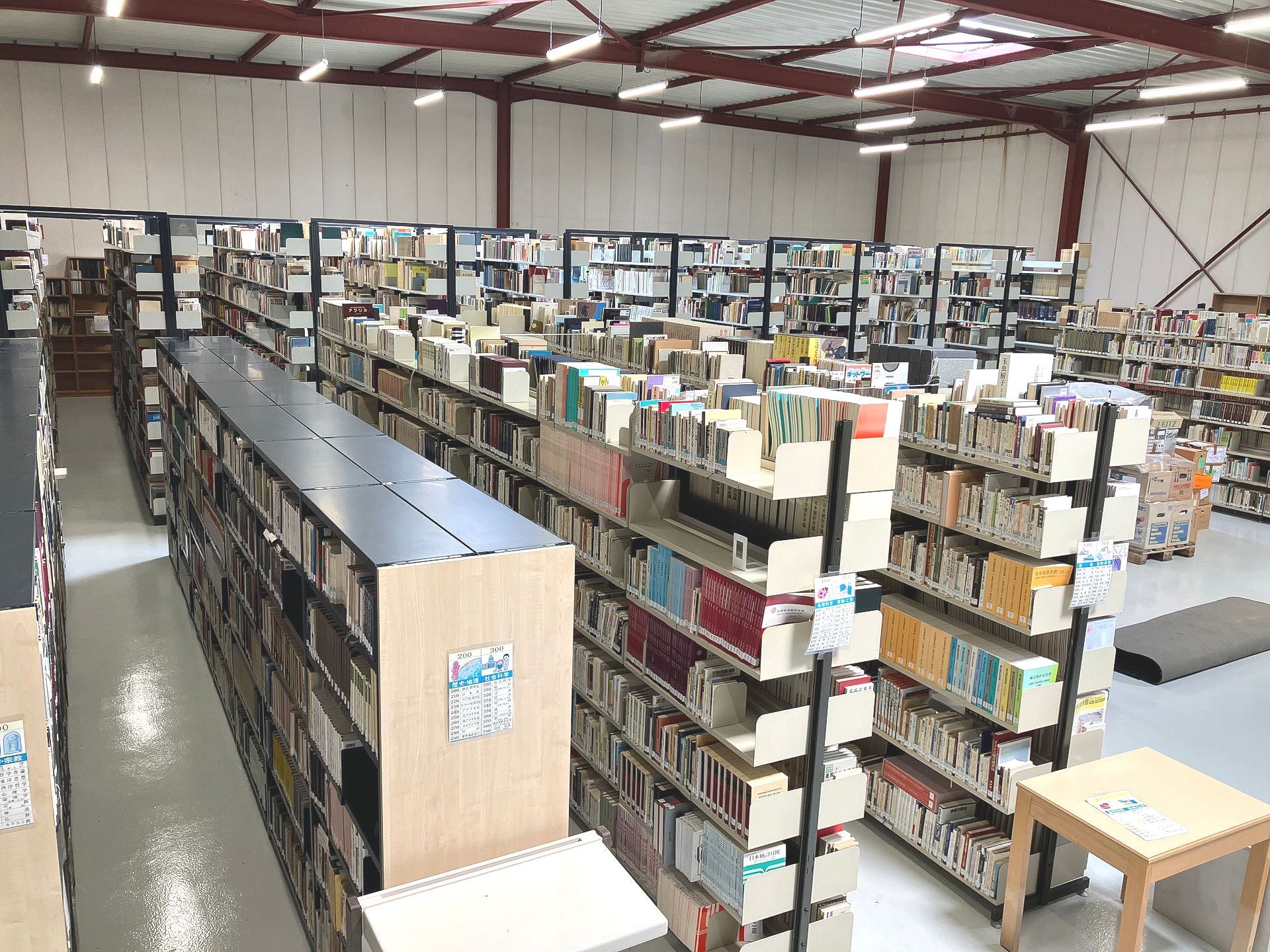 Photo de la bibliothèque du centre de ressources sur le Japon du CEEJA