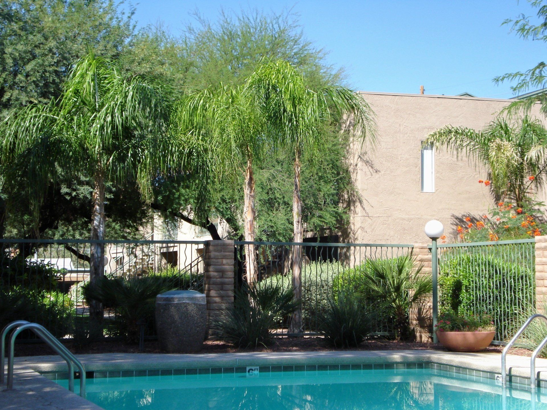 Sand Pebble Exterior Photo of Pool