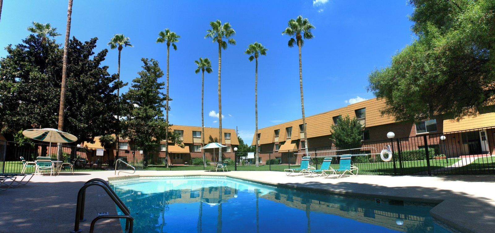 Exterior Photo of Bella Flora Pool