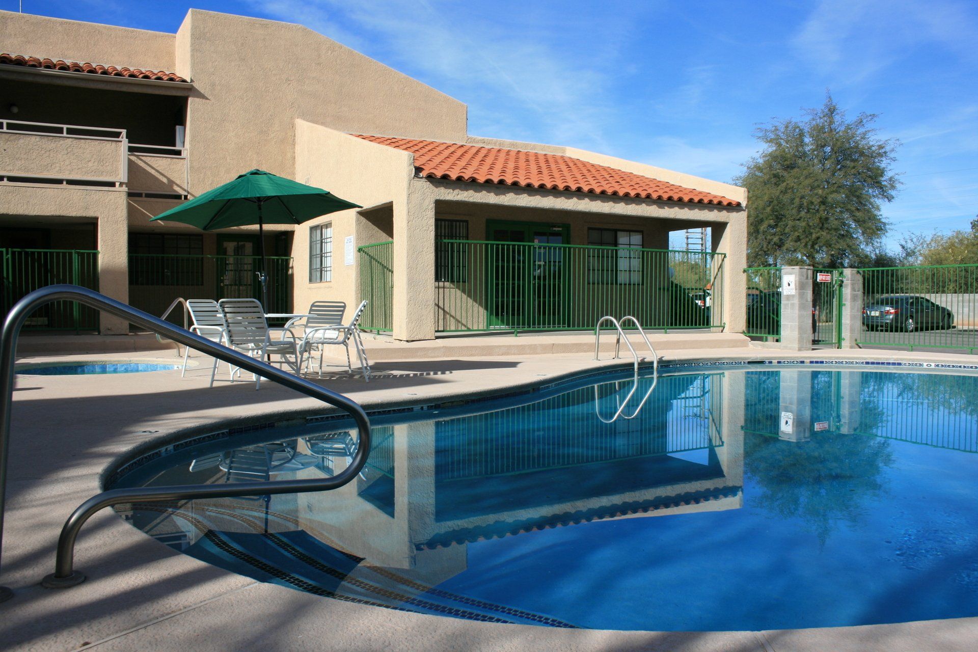 Broadmoor Exterior Photo of Building & Pool