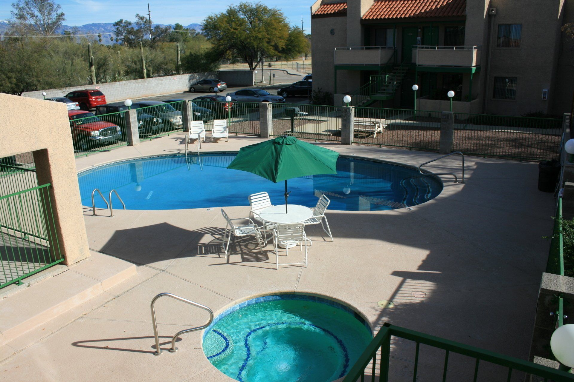Broadmoor Exterior Photo of Pool