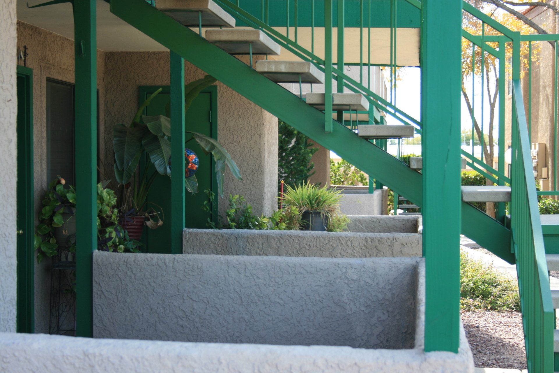 Broadmoor Exterior Photo of Stairs