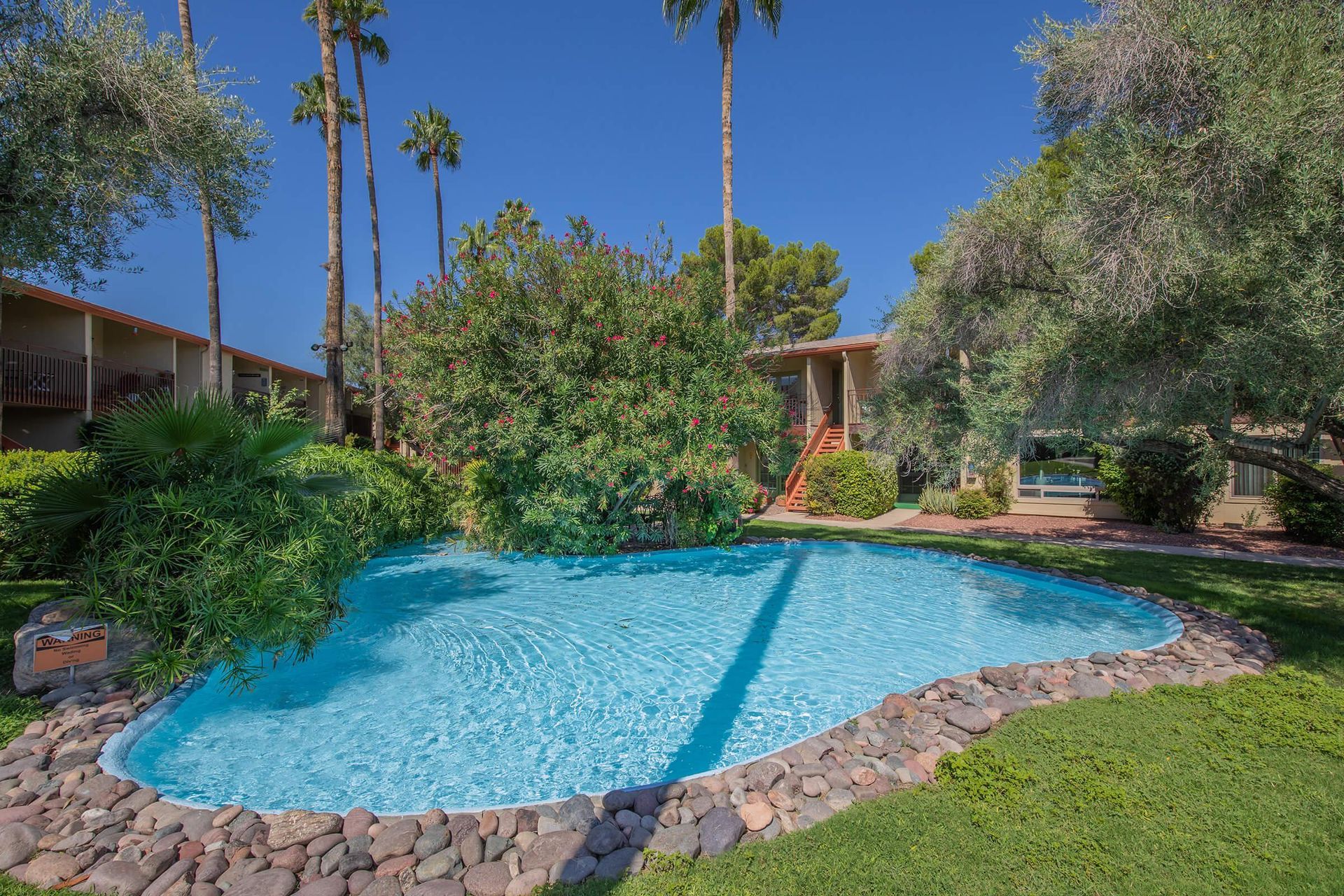 The Lakes Apartments