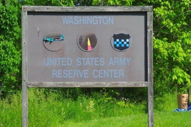 A sign for the washington united states army reserve center
